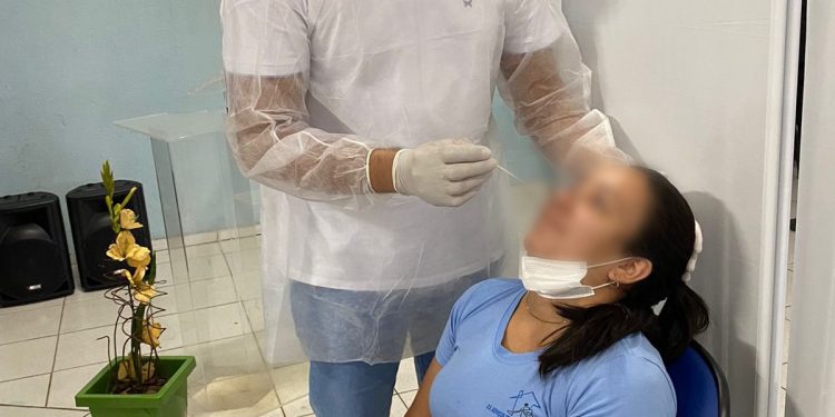 SAÚDE REALIZA TESTAGEM RÁPIDA PARA DIAGNOSTICO DE ANTIGENOS DE COVID-10