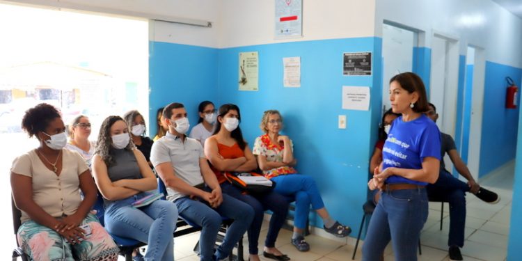 Profissionais da saúde recebem capacitação para inserção do DIU