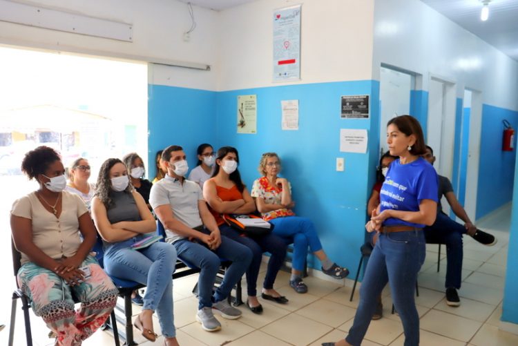Profissionais da saúde recebem capacitação para inserção do DIU