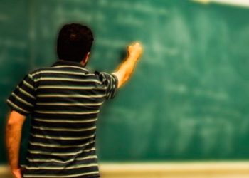 Adequação do Piso Salarial dos Professores de Cacaulandia.