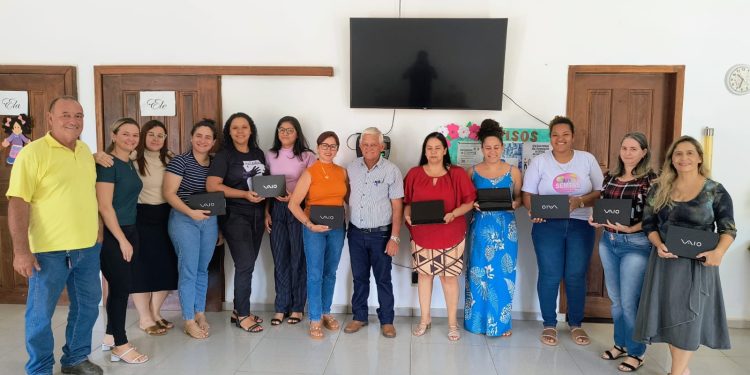 Entrega de Tablets e Impressoras para a Secretaria de Assistência Social marca mais um avanço em Cacaulândia!