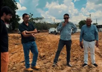 Terraplanagem para casas populares avança em Cacaulândia