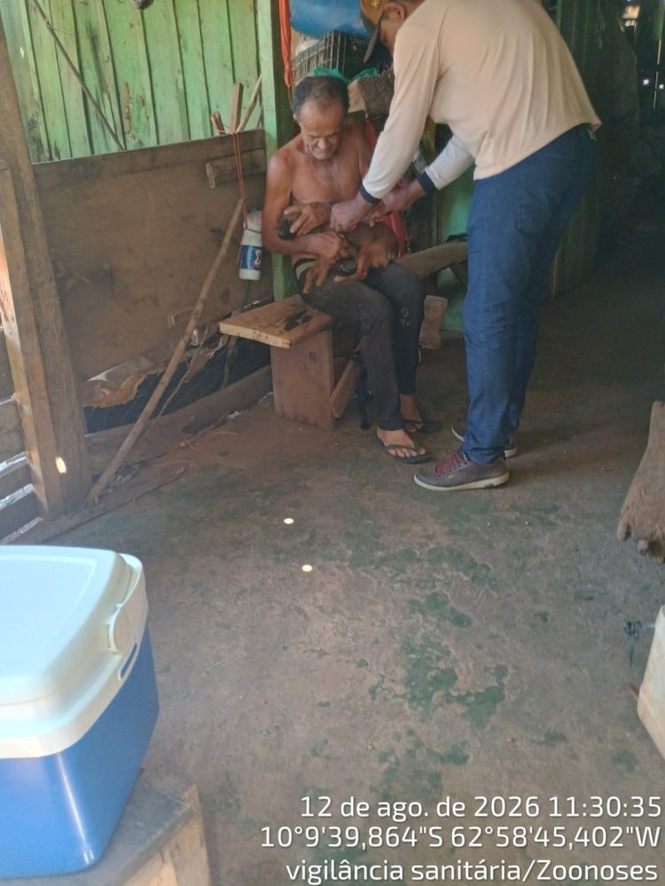 Vacinação antirrábica percorre zona rural de Cacaulândia e reforça proteção de cães, gatos e da população